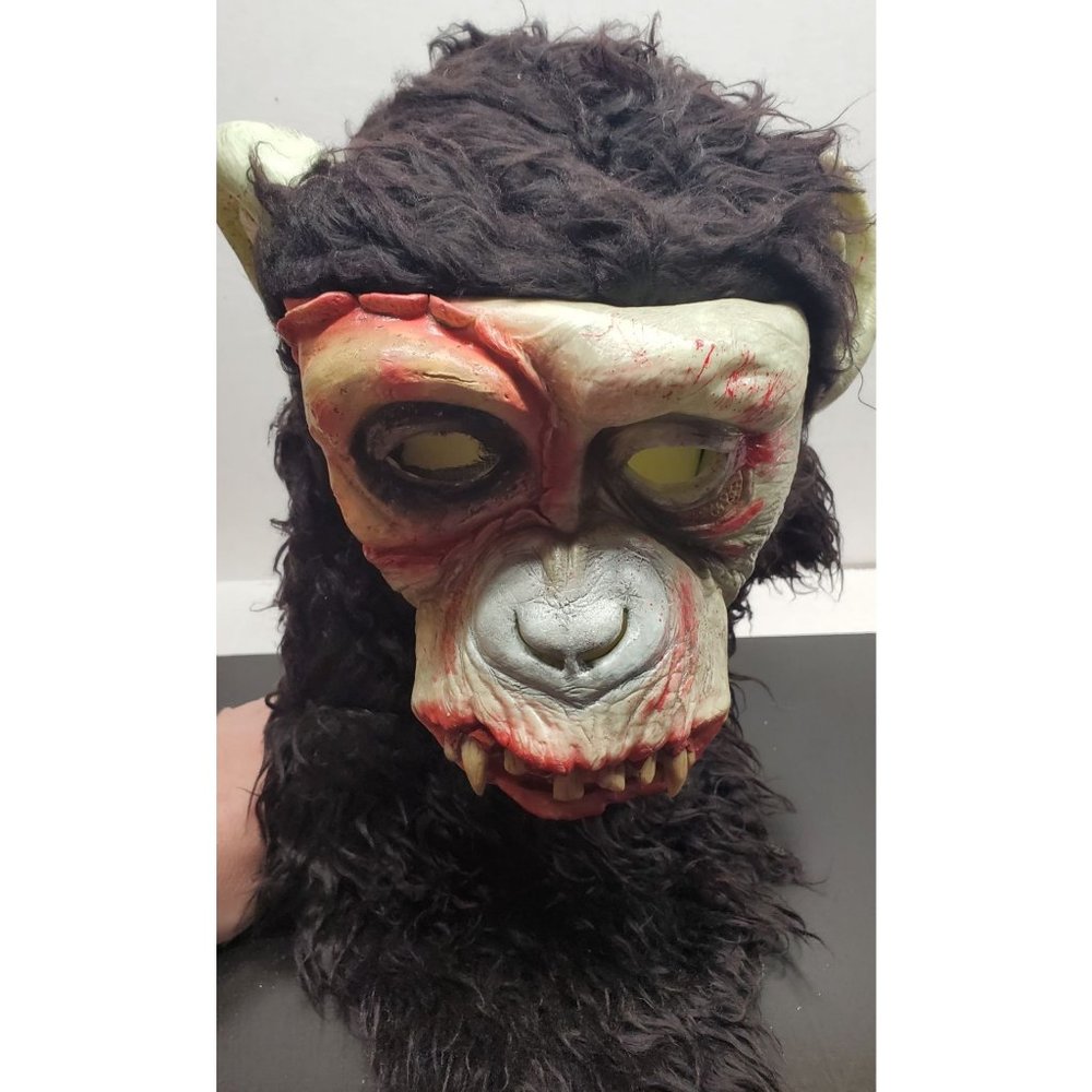 Bloody Ape wrap-around rubber latex mask with fangs and hair - Halloween - Cospl